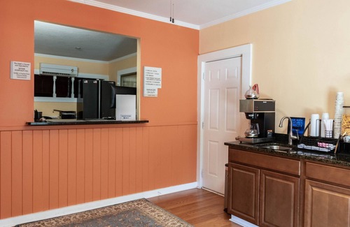 Walhalla Hotel | Rodeway Inn & Suites Walhalla