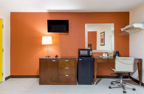 Berryville Hotel | Rodeway Inn