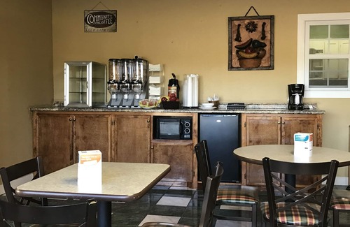 Hazlehurst Hotel | Rodeway Inn