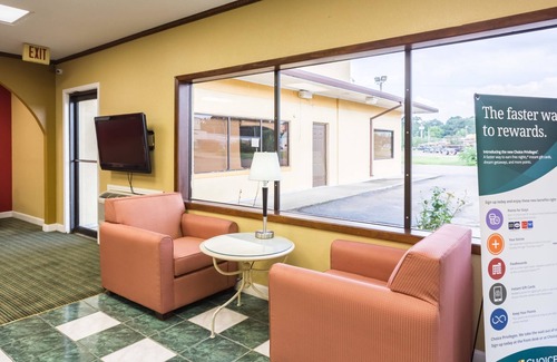 Hazlehurst Hotel | Rodeway Inn