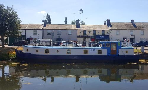Sallins Alquiler De Eote | Roisin Dubh Houseboat
