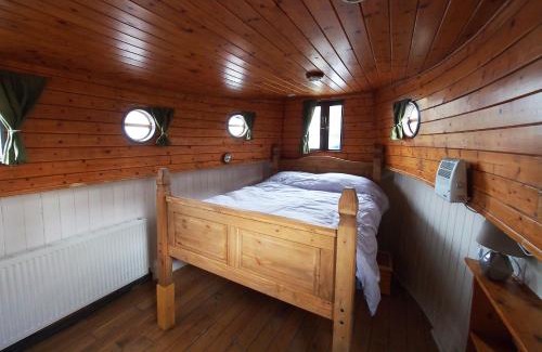 Sallins Alquiler De Eote | Roisin Dubh Houseboat