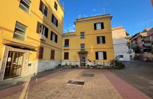 Quartiere XXVII Primavalle Apartamento | Roma Battistini 66 Apartment, near Vatican City