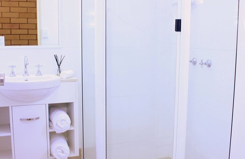 Roma Hotel | Roma Mid Town Motor Inn