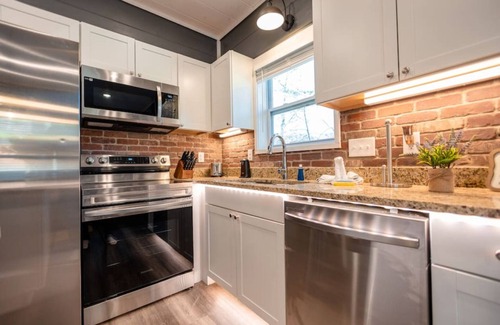 Gatlinburg Cabina | Romantic Cabin Retreat By Ghosal Luxury Lodging