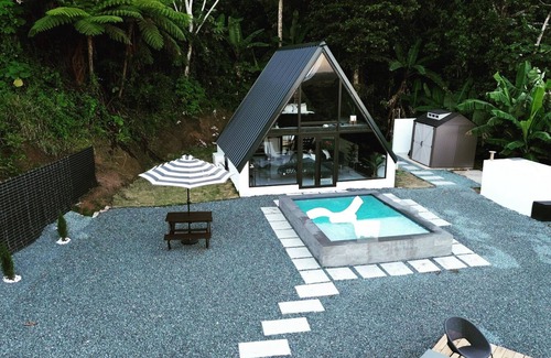 Cayey Cabina | Romantic Cabin with a heated pool and view of the city