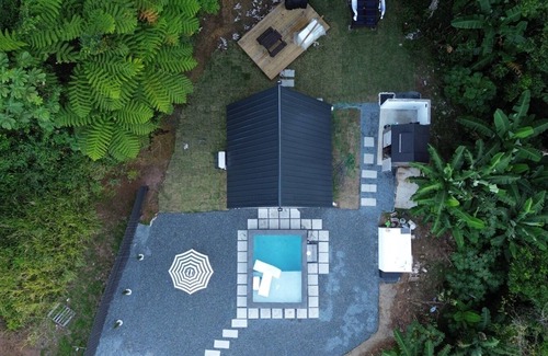 Cayey Cabina | Romantic Cabin with a heated pool and view of the city
