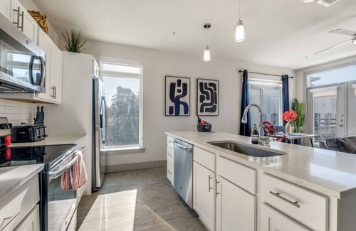 Downtown San Antonio Condominio | Romantic Getaway Hotel/Apt facing Riverwalk