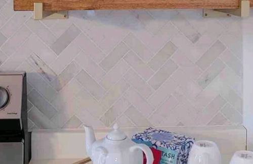 Knowlton Chalet De Esquí | Romantic little elegant cottage on the bank of a brook- 3 min from Douglas beach