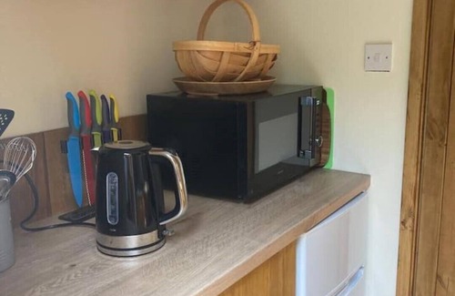 Hythe Cabina | Romantic luxury heated yurt. Private, peaceful wooded location with hot tub