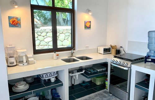 Tamanique Cabaña | Romántica Casita frente al mar con acceso directo a playa privada