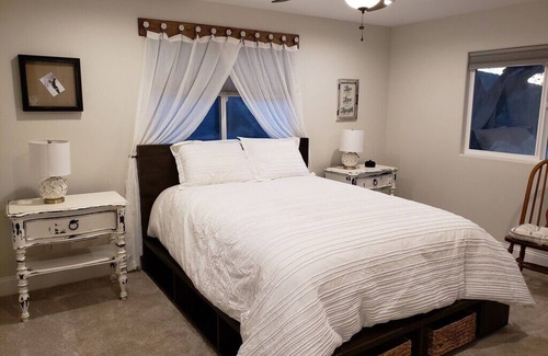 Descanso Casa | Romantic Retreat /private fishing lake and tennis court near Julian