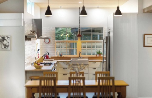 Arrow Junction Cabaña | Romantic stone cottage near historic Arrowtown