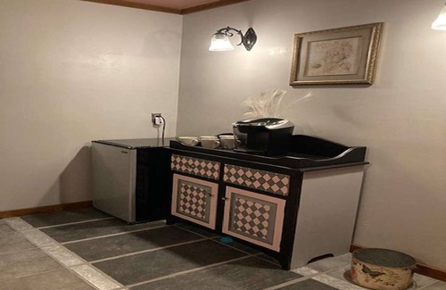 Mount Pleasant Casa | Romantic Suite 500 sq ft. of privacy