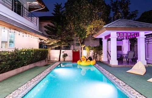 Bang Lamung Villa | Romantic Thai Villa