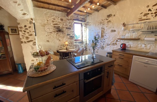 Gabian Casa | Romántica casa de tres dormitorios en el sur de Francia ubicada en un pueblo histórico