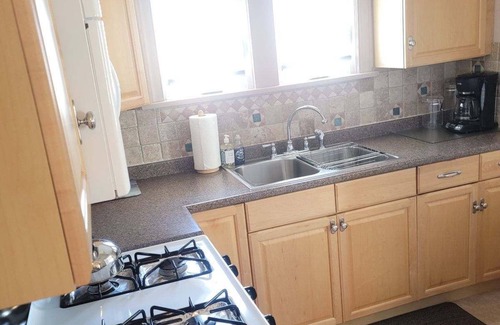 North End Casa | Roofline Ocean View - Steps to beach and boardwalk!