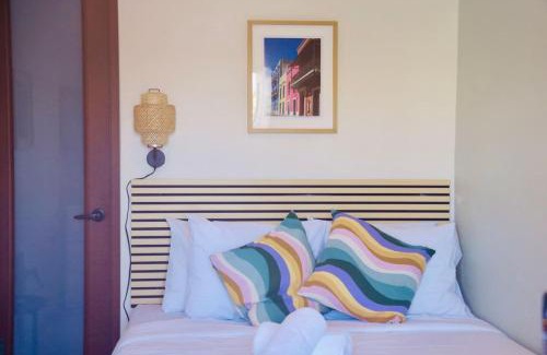 Santurce Hotel | Room 13 Breezy Veranda Stay with City Views