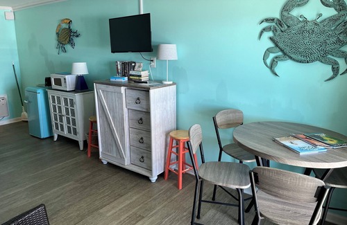 Topsail Beach Hotel | Room#316 Standard 2 Double Beds Pets Yes