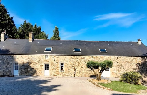 Le Vretot Apartamento | Room 'Améthyste' with Shared Terrace, Shared Garden and Wi-Fi