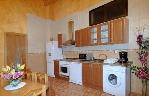 Maluenda Casa | Room 'Habitación Matrimonio' with Wi-Fi and Air Conditioning