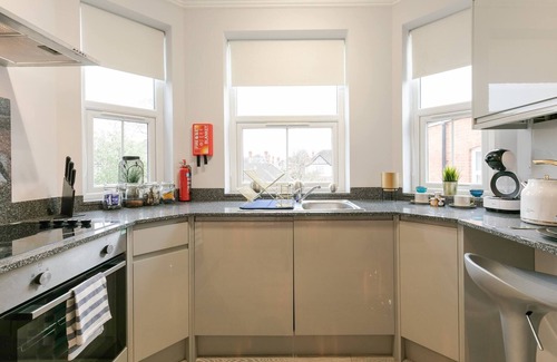 Reading Apartamento | Room in Apartment - 12 Helena Luxury Serviced Apartment