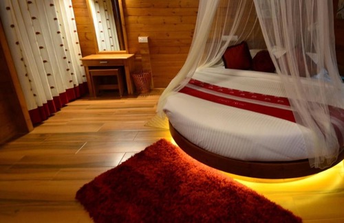 Vazhavatta Hotel | Room in Villa - Lakerose Wayanad Resort