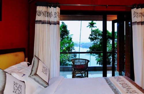 Vazhavatta Hotel | Room in Guest Room - Lakerose Wayanad Resort - Superior Lake View