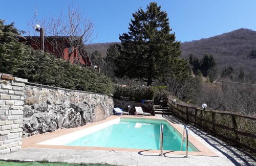 Santo Stefano dʼAveto Apartamento | Habitación 'Soldanella' con vistas a la montaña, piscina compartida y Wi-Fi