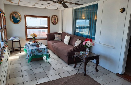 Revere Casa | Room With Fantastic Front Ocean And Beach View! House Right Across The Ocean!