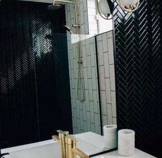 Leeton Apartamento | Rooms of Renown - The Gilded Globe