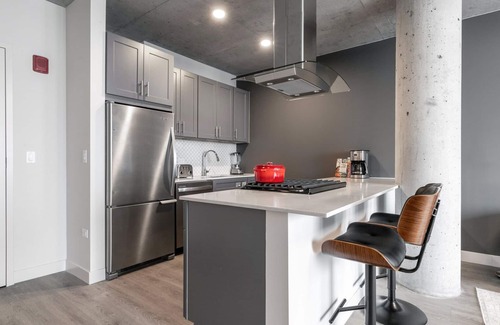 Lake View East Apartamento | Roomy Lakeview 1BR w/ W/D, Gym, near Lakefront Trail, by Blueground