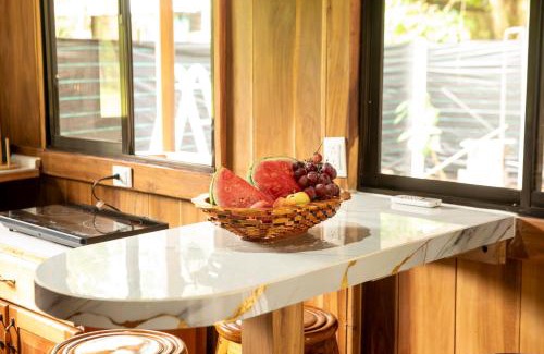 Uvita Casa | ROQUI Cozy Beachfront Cabin