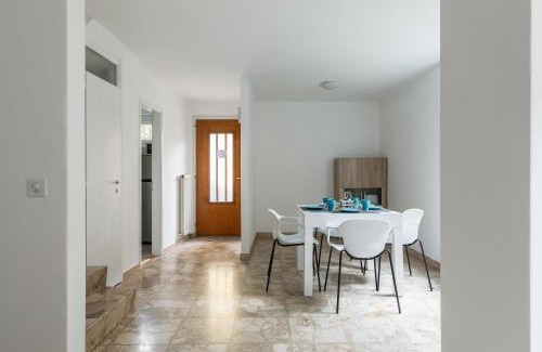 Castagnola Apartamento | Rose Apartment by Quokka 360 - refined two-bedroom apartment with garden
