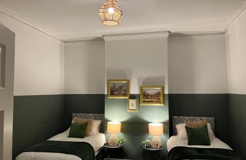 Sunderland Casa | Rose Cottage - City Centre, Hospital CrownWork Studios, Nissan & Stadium of Light