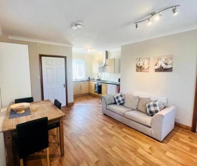 York Casa | Rose Cottage with Hot Tub