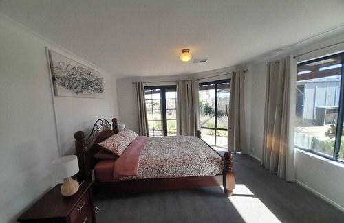 Williams Otro | Rose Creek Farm Stay in Williams!!!!! Pet friendly Farm Stay !!!!!