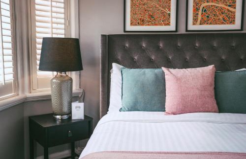 Knutsford Hotel | Rose & Crown Inn