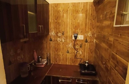 West Mere Hotel | Rose garden enclave for families