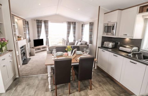 Runswick Bay Cabaña | Rose Lodge