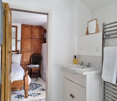 Bucks Mills Casa | Rose's Cottage, Bucks Mills