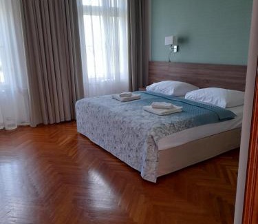 Taplanszentkereszt Cama Y Desayuno | Rosenberg Kúria