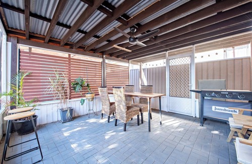 Dubbo Casa | Rosewood Cottage - Stroll to Central, Cosy Escape