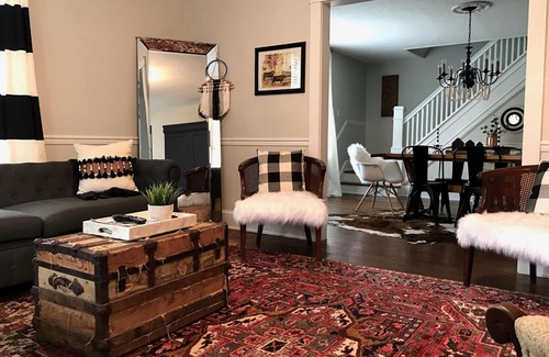 Lititz Casa | Rosey’s Guest House, una hermosa casa de pueblo en Lititz con toneladas de espacio y estilo.