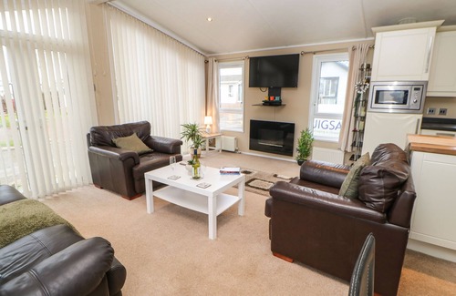 Welton Cabaña | ROSIE'S ZEN DEN, pet friendly, with a garden in Armathwaite