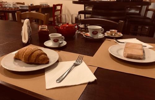 San Martino Bassa Cama Y Desayuno | Rosso Di Sera