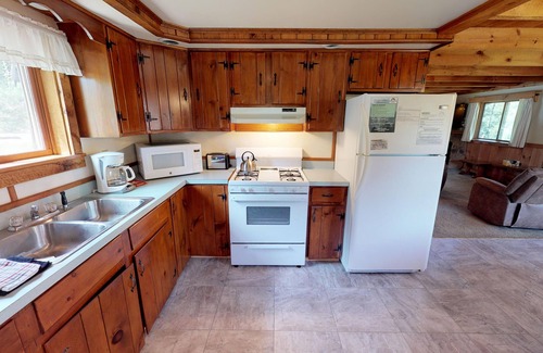 Gaines Cabina | Rough Cut Lodge