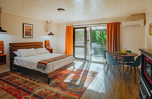 Maggie Valley Hotel | Route 19 Inn