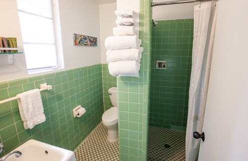 Maggie Valley Hotel | Route 19 Inn