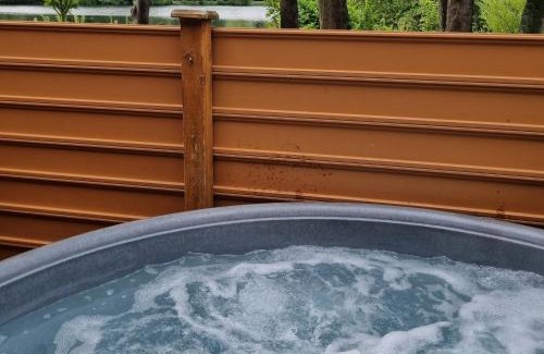 York Casa | Rowan Lodge 3 Hot Tub